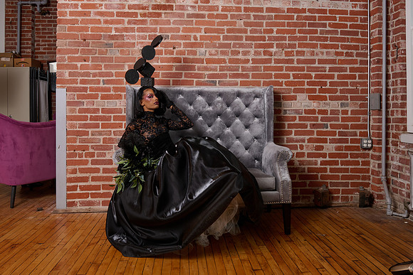 Glam in Chaos8927