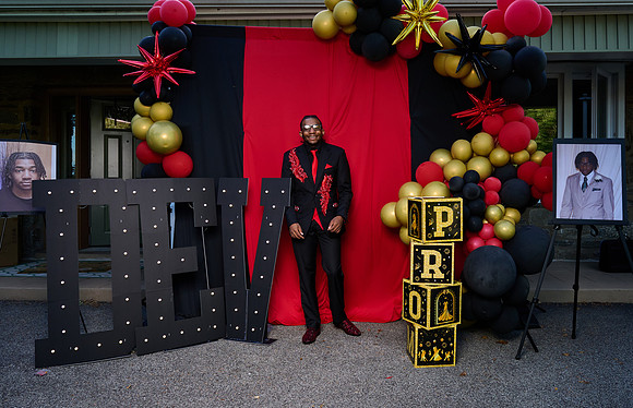 Devens promTRC_2884