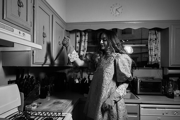 Housewife   TRS_3553