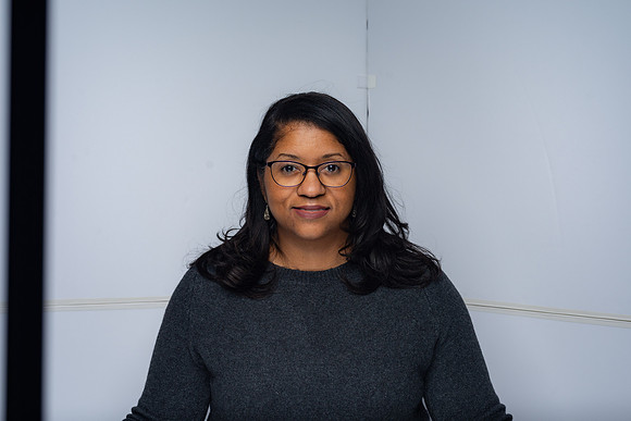 Dr. Warren's podcast Headshots -1464